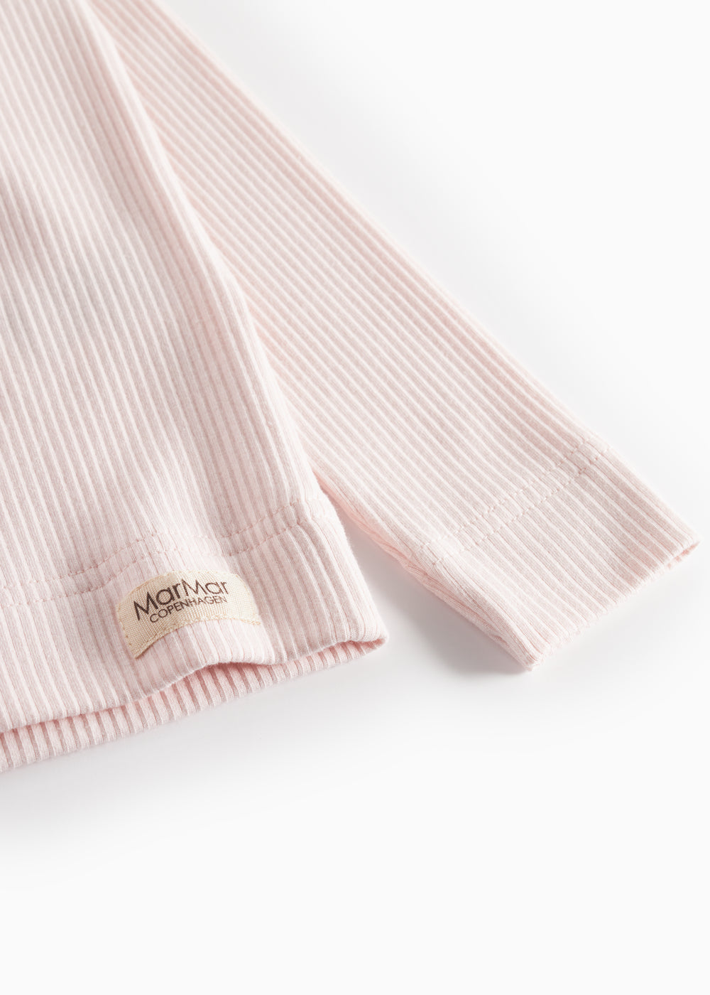 Langærmet T-shirt i lys rosa med ribbet manchet og MarMar-mærke
