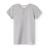 Lysegrå meleret kortærmet t-shirt med knapstolpe foran