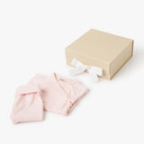 Gaveæske med beige låg og pink babysæt i to dele
