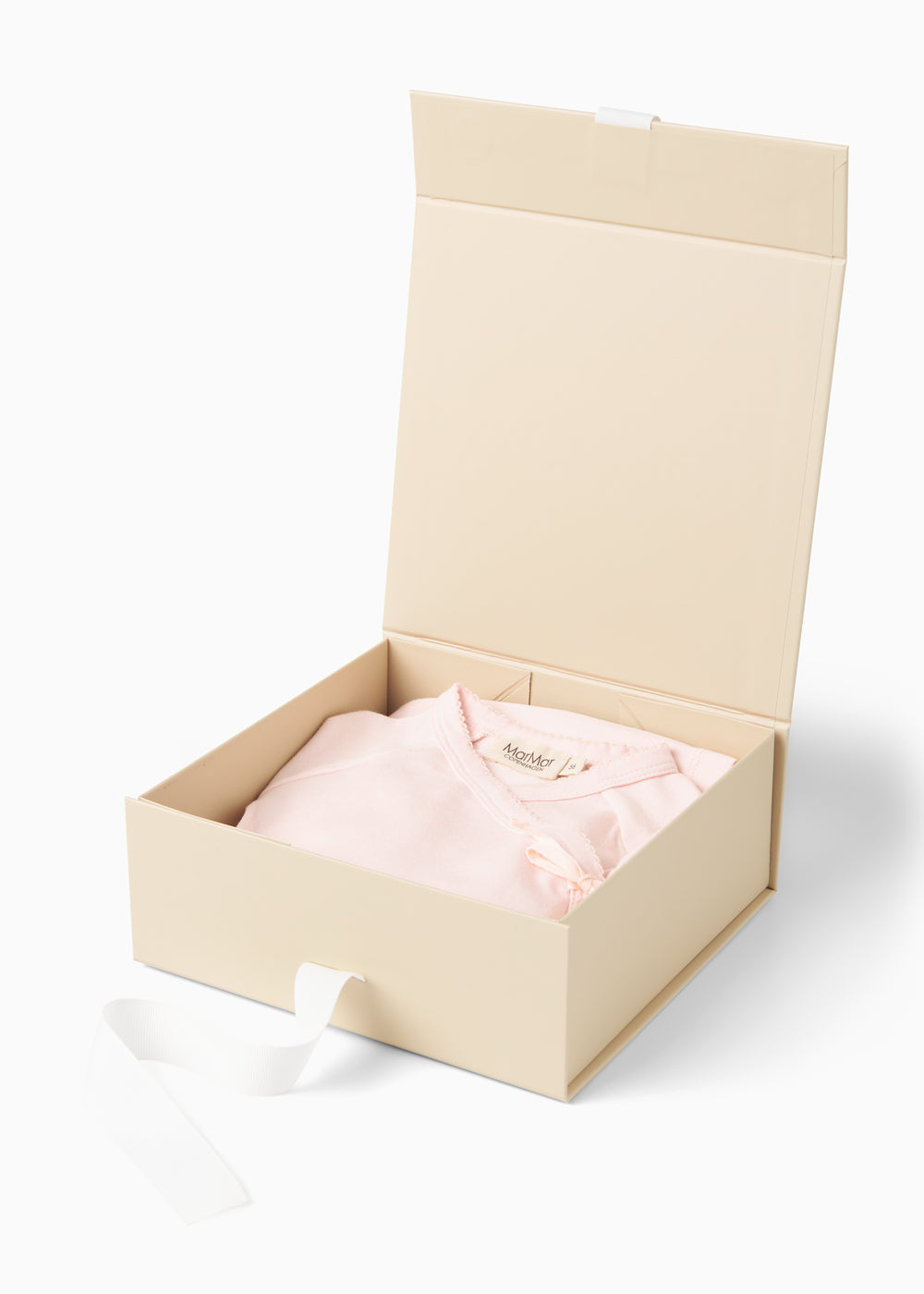 Åben beige gaveæske med pink body og matchende bukser