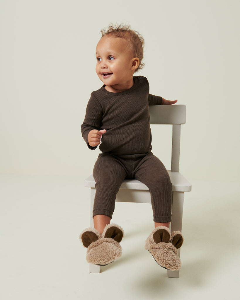 Uld rib leggings til børn i mørk brun, lange ben og elastisk talje