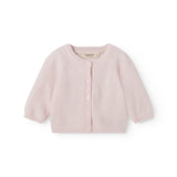 Lyserød strikket cardigan til baby med knaplukning og ribkanter ved ærmerne.