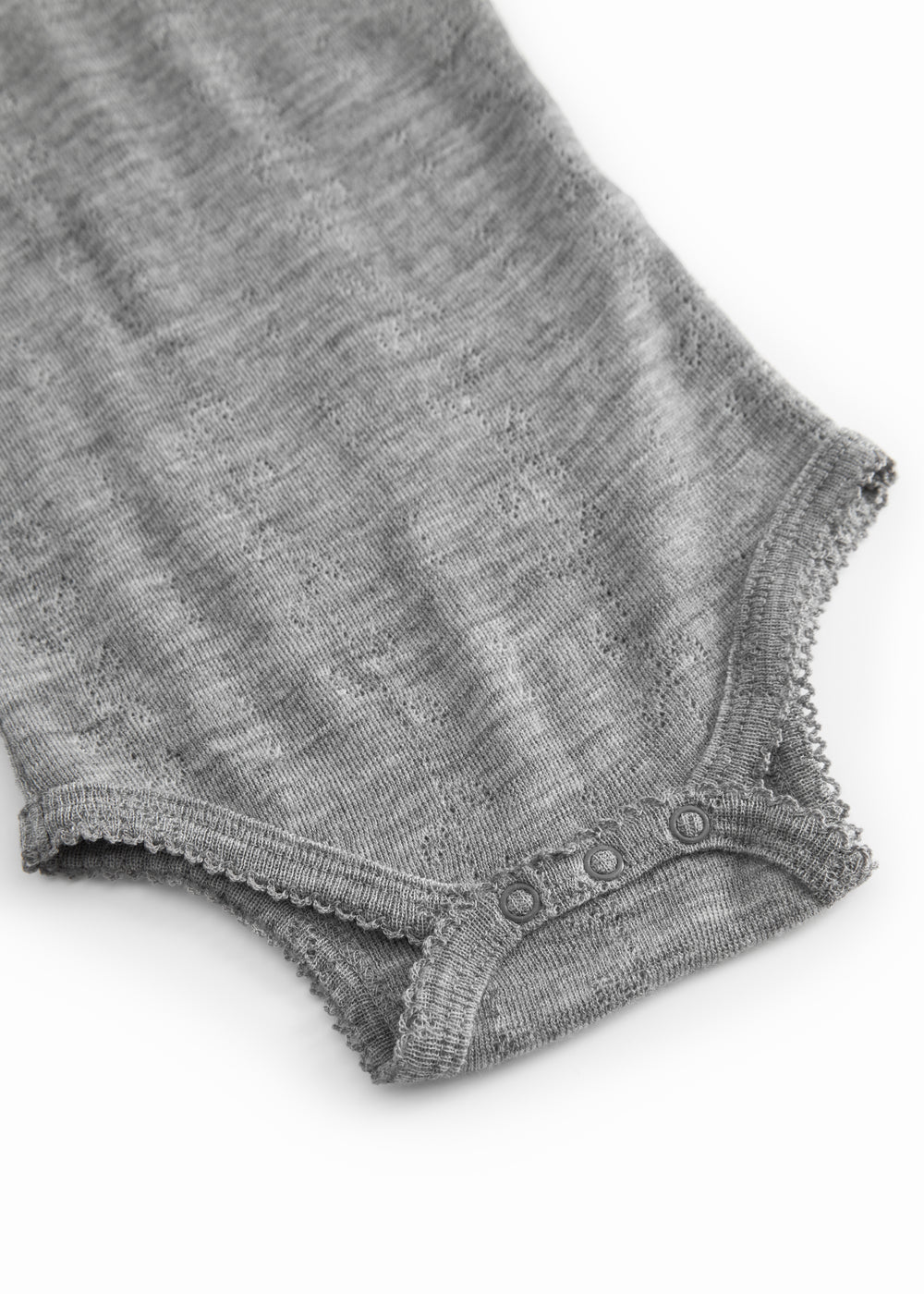 Uld pointelle-bodystocking i grå melange med dekorativ kant og trykknapper ved skridt