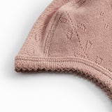 Uld hue med pointelle-stof og ribbet kant, støvet rosé