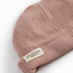 Uld hue i brændt rosa med pointelle-mønster og MarMar-logo på ribkant