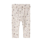 Babybukser i lyst stof med Moomin-print