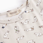 Langærmet pyjamas nattøj til børn med Moomin-print i lyse farver