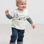 Off-white T-shirt med Moomin-illustration, båret af lille barn