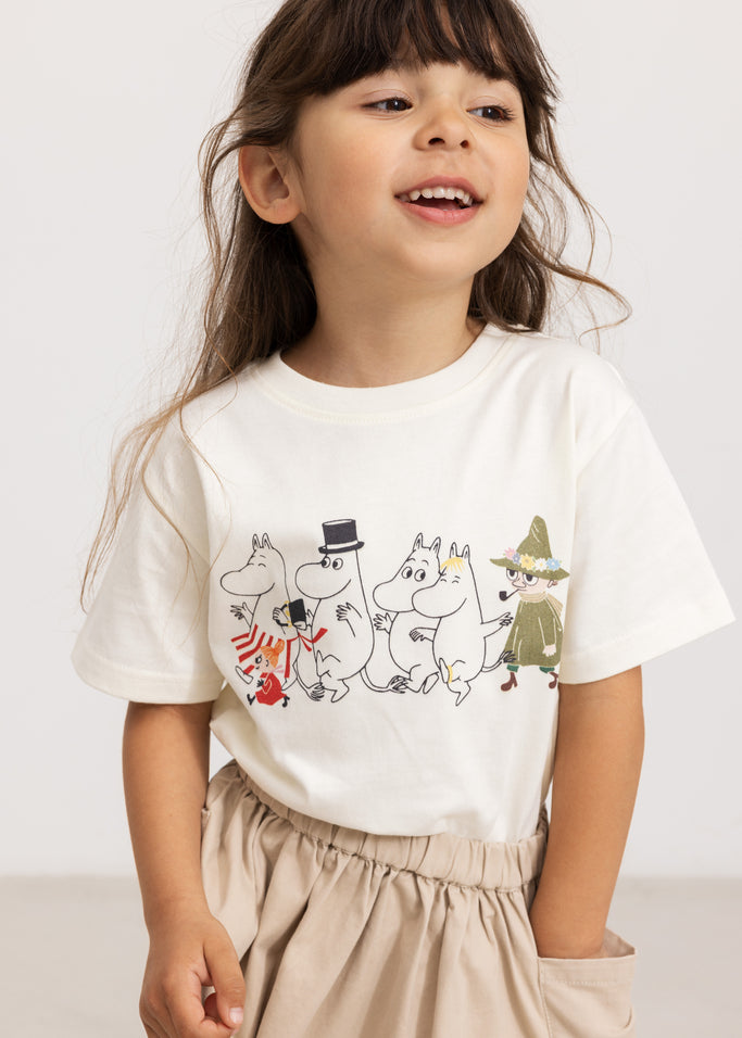 Hvid T-shirt med Moomin-figurprint foran og rund hals