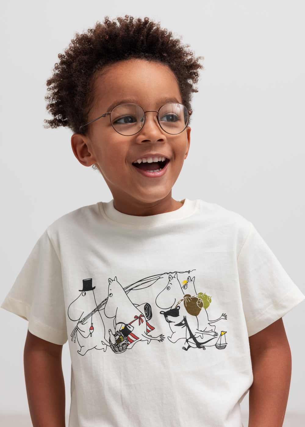 Børne-T-shirt i offwhite med Moomin-illustration foran