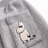 Grå sweatbukser til baby med Moomin print, elastik og bindebånd