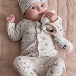 Baby med Mhue baby med M Mininprint og matchendeendeendeende