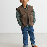 Brun teddy-vest til børn med lynlås og to forlommer