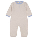 Beige babyheldragt i strik med blå ribkant og knapper i skridt