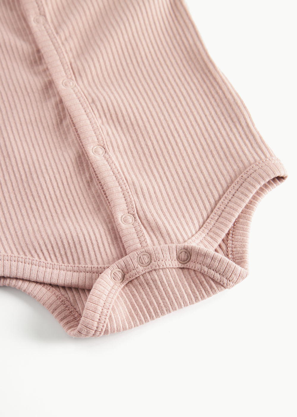 Rødt ribbet babybody med knapper foran