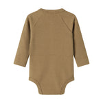 Brun ribstrikket babybody med knapper foran