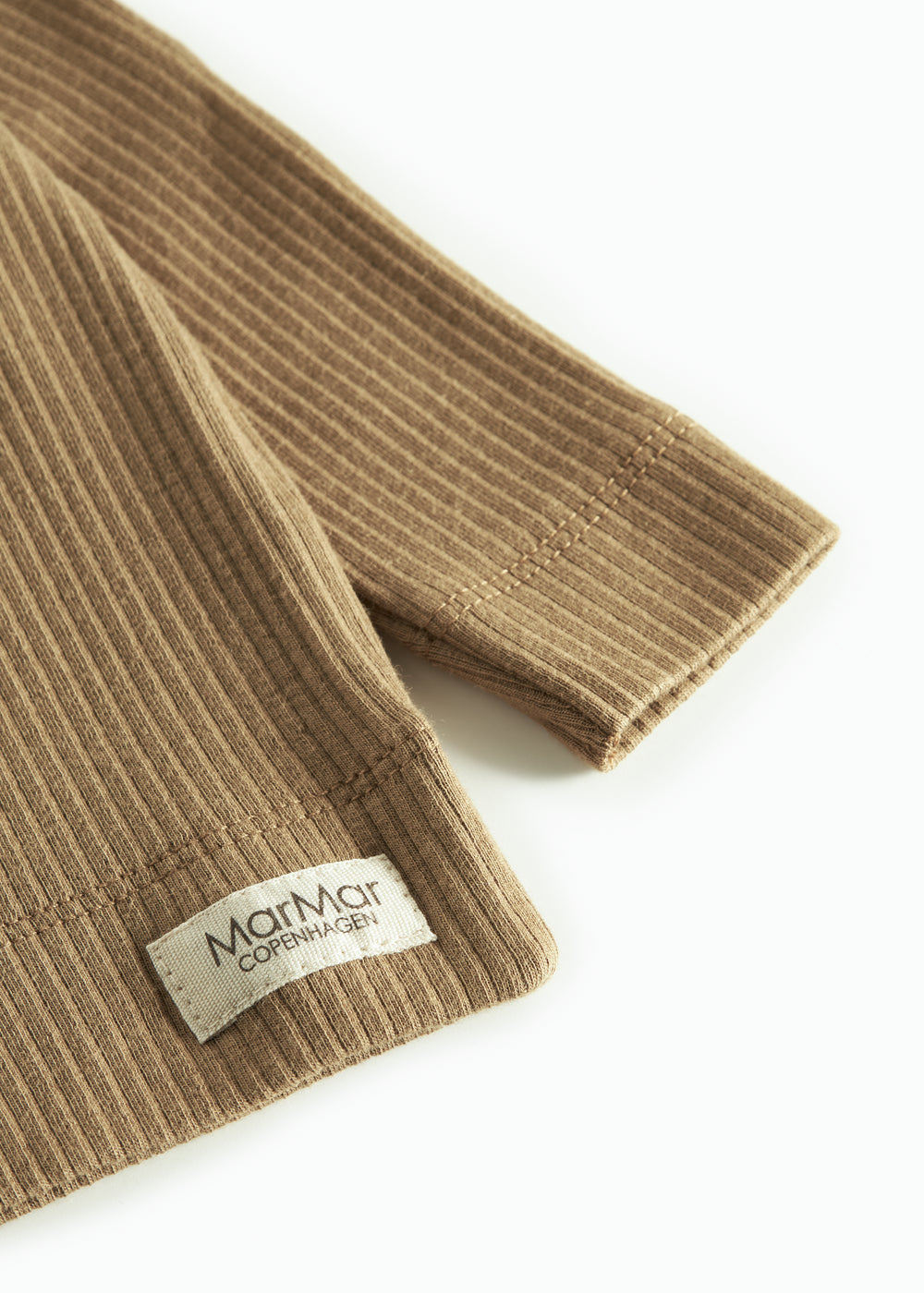 Brun strikket cardigan til børn med knapper foran
