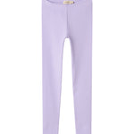 Detalje af lys lilla ribbede leggings til børn