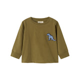 Langærmet oliven T-shirt med blå dino-patch foran og ribkant ved hals