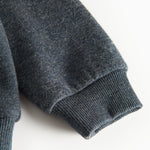 Mørk grå meleret sweater-ærme med ribkant ved håndled