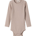 Beige pointelle body med lange ærmer til baby