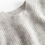 Beige strikbluse til kvinder med lange ærmer