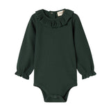 Grøn ribbet baby bodystocking med lange ærmer og flæsekrave