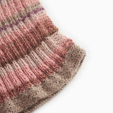 Multifarvet strikvest med ribkant forneden og striber i rosa og brun