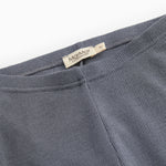 Mørkegrå leggings med elastisk talje og synlig mærkelabel