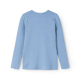 Ensfarvet langærmet t-shirt i lyseblå med rund hals og lige pasform