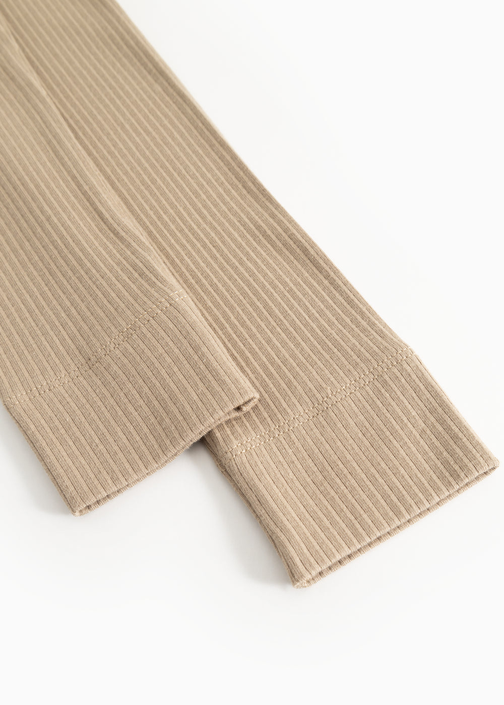 Beige leggings med ribbet stof og søm ved benafslutning