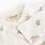 Offwhite wrap-bluse med lange ærmer, teddybjørneprint og MarMar Copenhagen-mærke