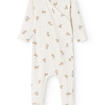 Hvid heldragt med beige teddybjørn-print over det hele og krydset hals