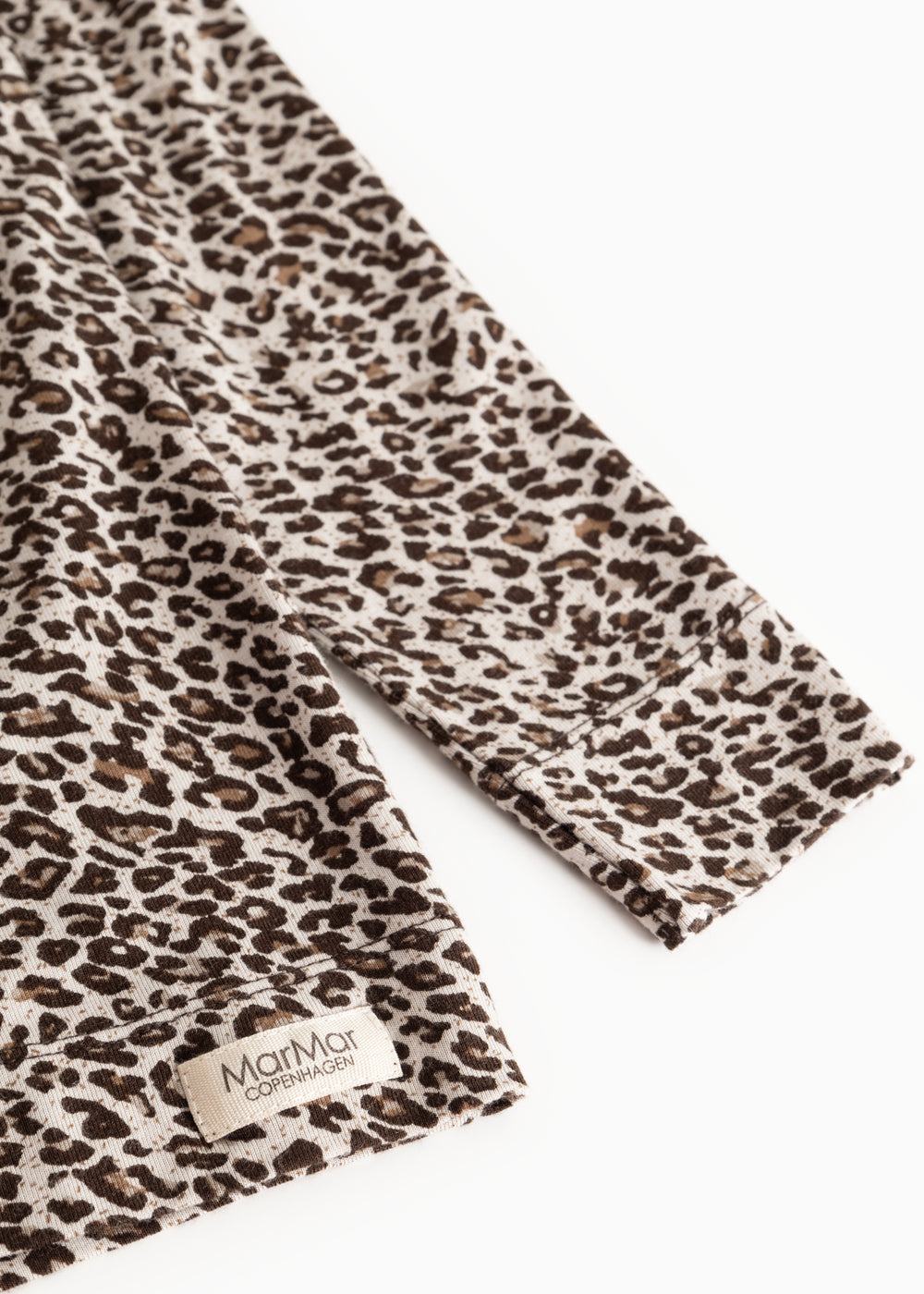 Leopardmønstret ærmeafslutning med MarMar Copenhagen-etiket