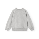 Grå sweatshirt med rund halsudskæring, lange ærmer og glat bagside