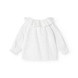Hvid babybluse med flæsekrave og rynkede ærmer, løs pasform