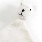 Hvid nusseklud med bamsehoved i teddystof, broderet næse og øjne