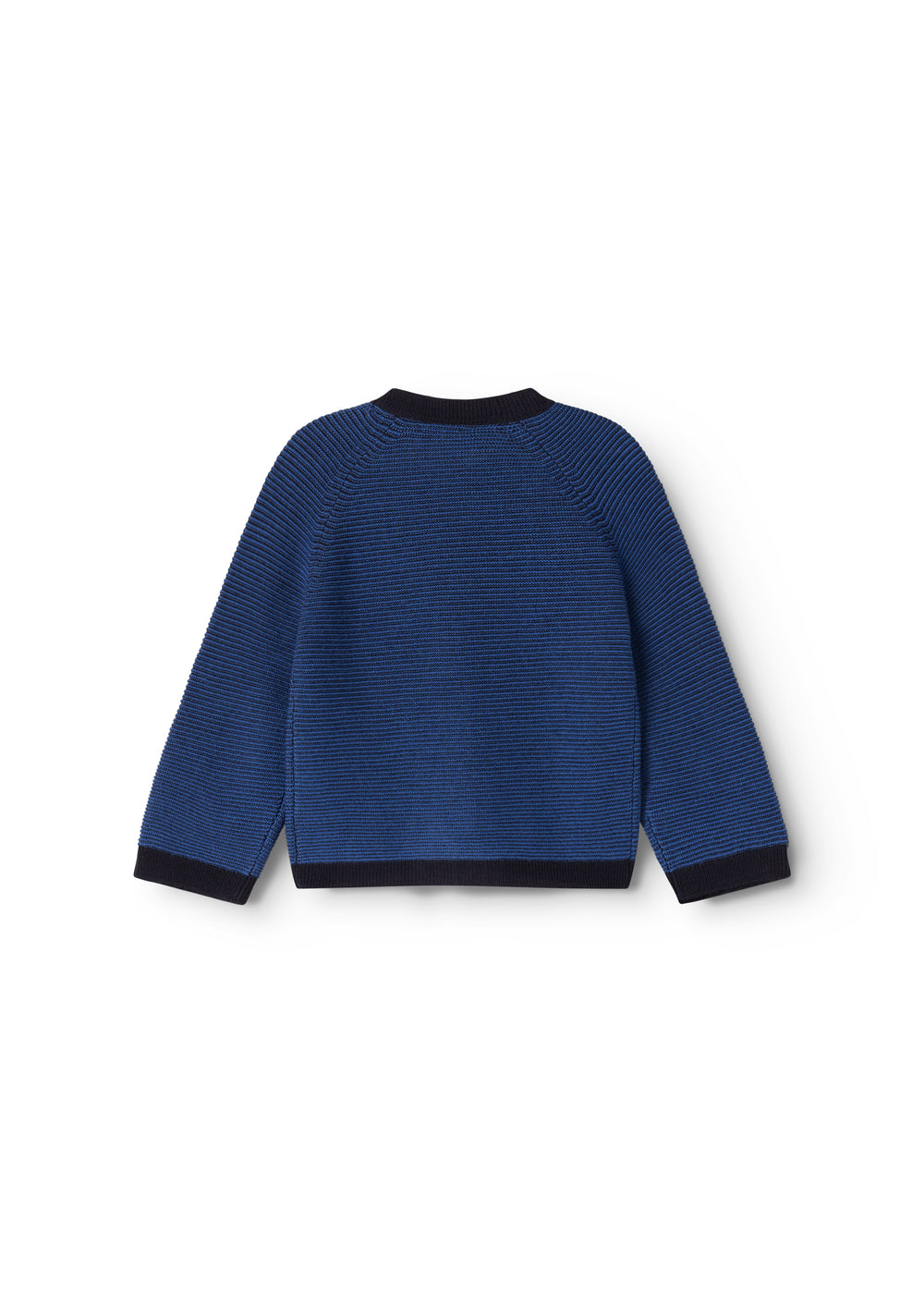 Blå strikket cardigan med rund hals og sorte ribkanter ved ærmer.