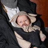 Beige teddyfleece heldragt med hætte og bjørneører, lynlås foran